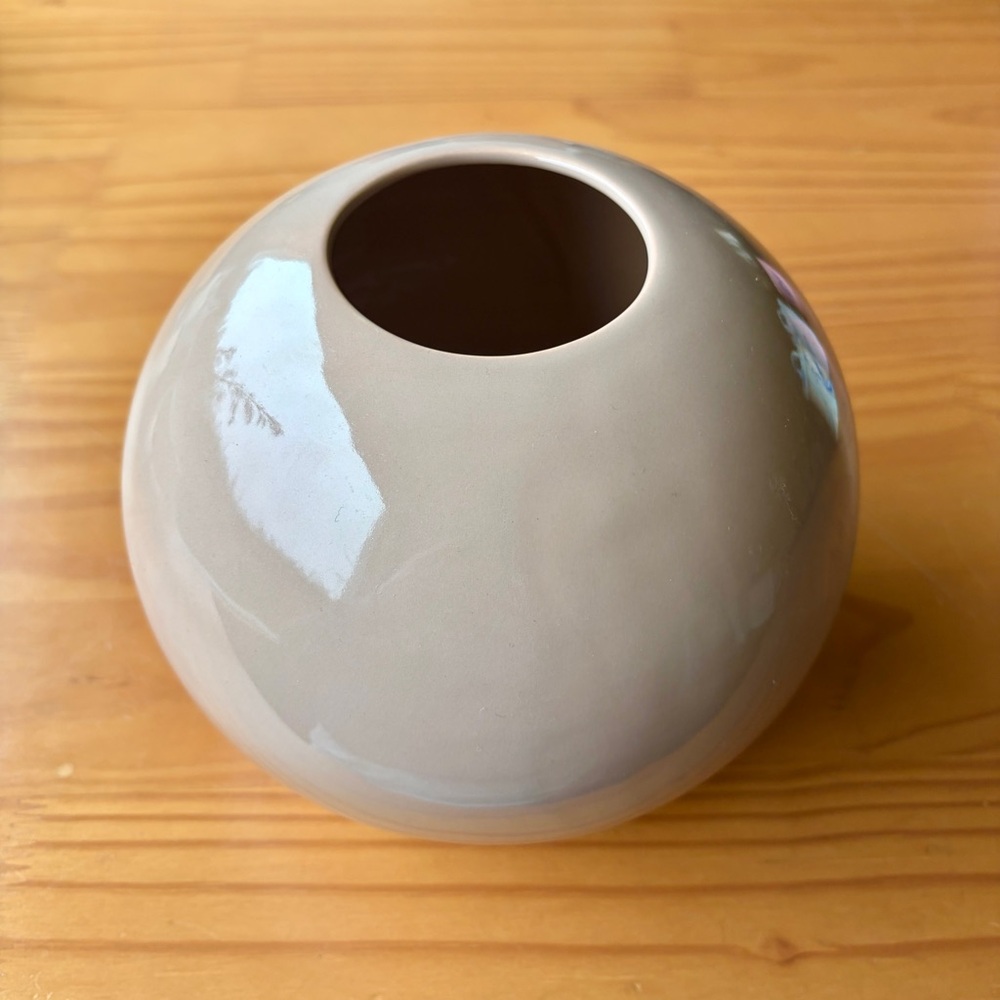 Vintage Haeger orb vase - Picture 2 of 9